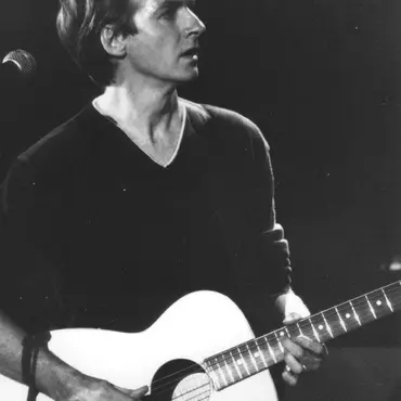 Picture of a musician: Neil Finn