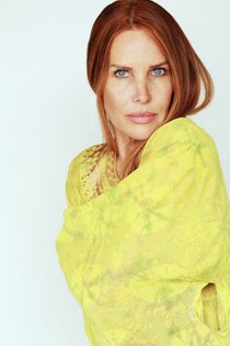 Picture of a band or musician: Sarah Buxton
