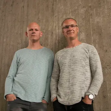 Picture of a musician: 4 Strings