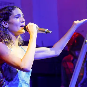 Picture of a musician: Okay